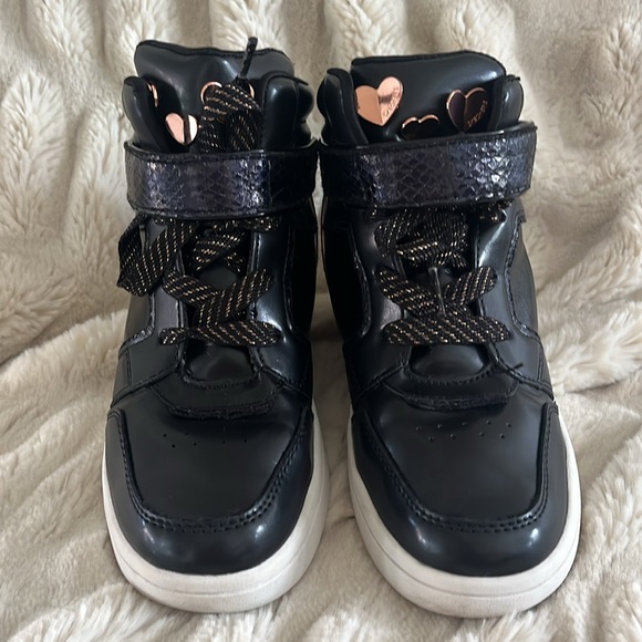 Girls Sketcher High Top Black with rose-gold trim - Picture 2 of 6